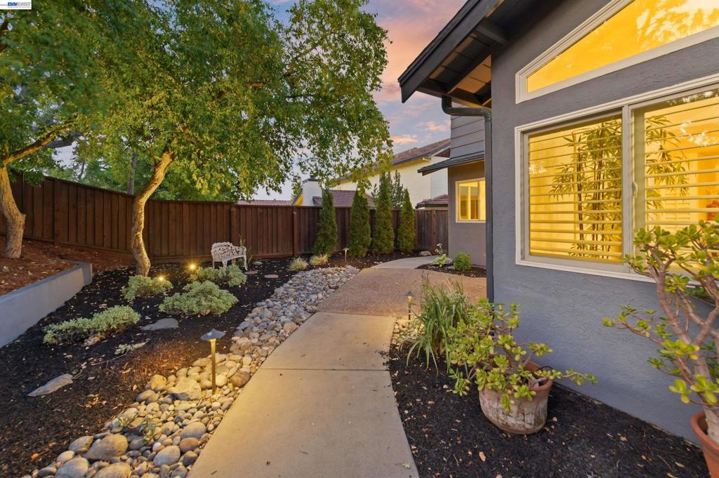 5805 San Carlos Way Property Photo 32