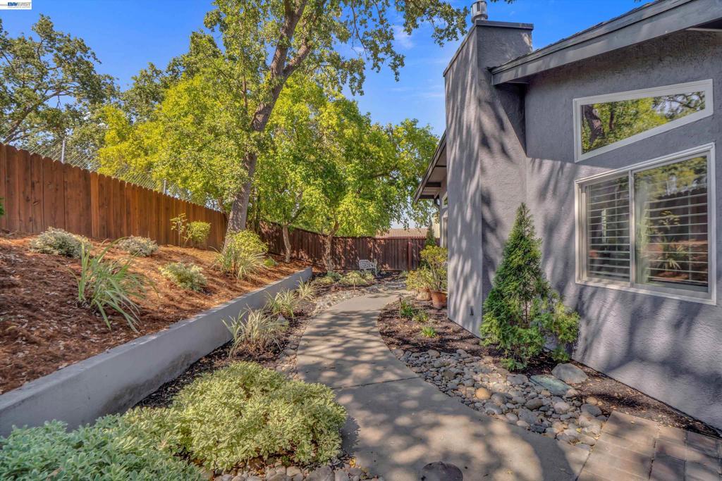 5805 San Carlos Way Property Photo 38