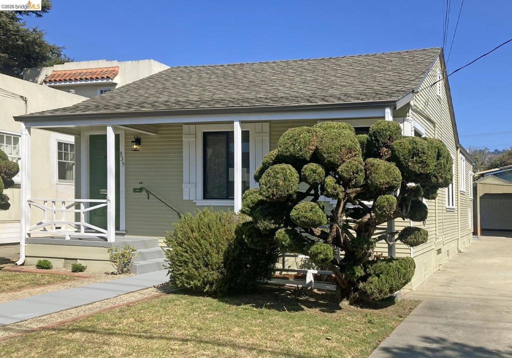 935 Key Route Blvd Property Photo 1