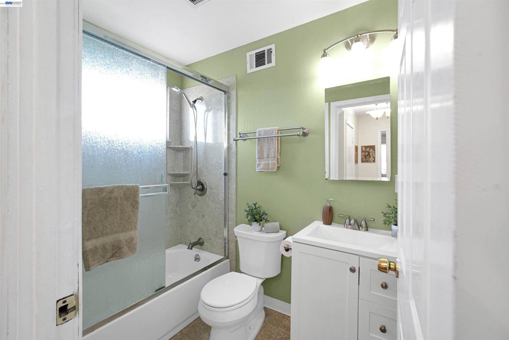 248 Louette Ct Property Photo 33
