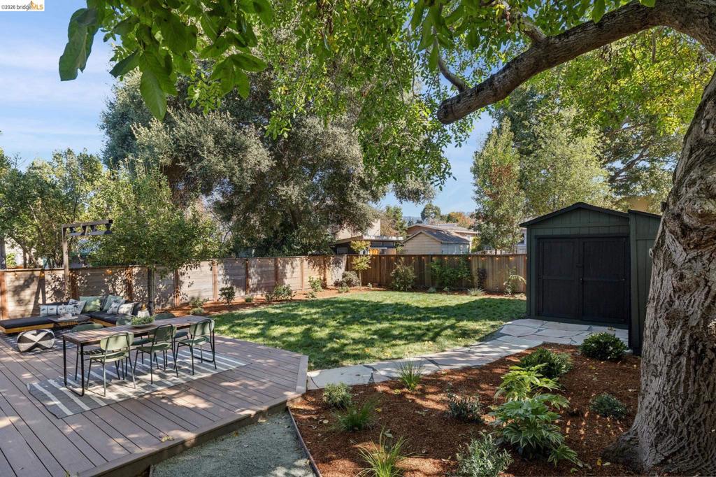 2413 Browning St Property Photo 43