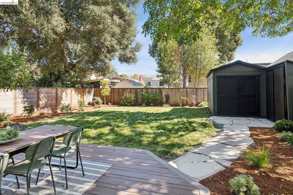 2413 Browning St Property Photo 44