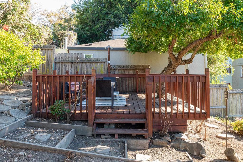 1101 Amador Ave Property Photo 27
