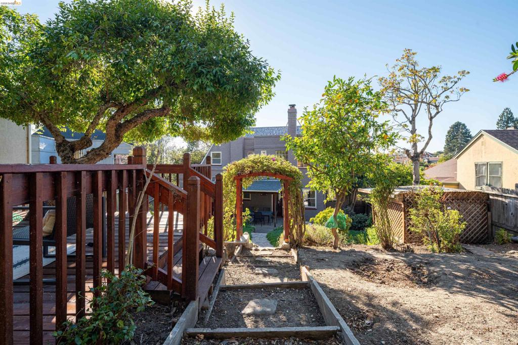 1101 Amador Ave Property Photo 29