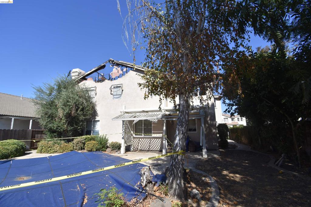 1912 Sunflower Ct Property Photo 3