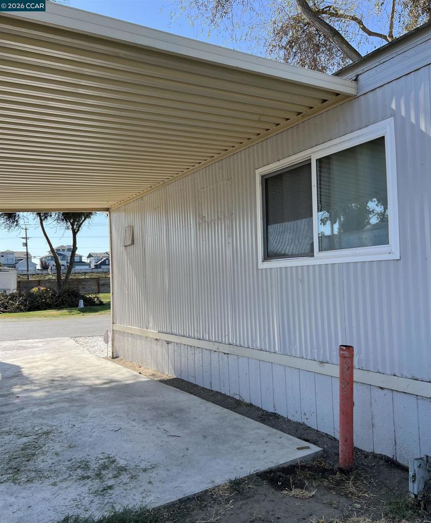3505 Gateway Road Property Photo 3