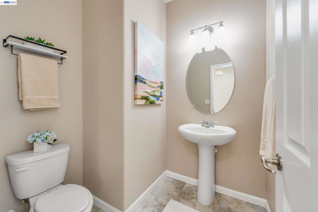 2749 Pismo Terrace Property Photo 9