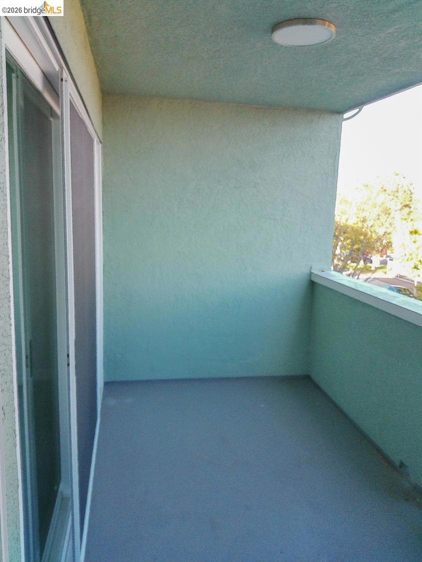 325 Kitty Hawk Rd 304 Property Photo 12