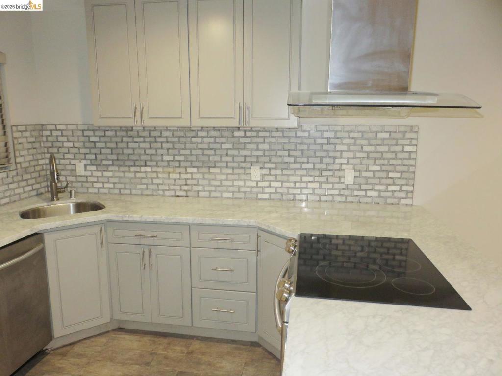 325 Kitty Hawk Rd 304 Property Photo 16