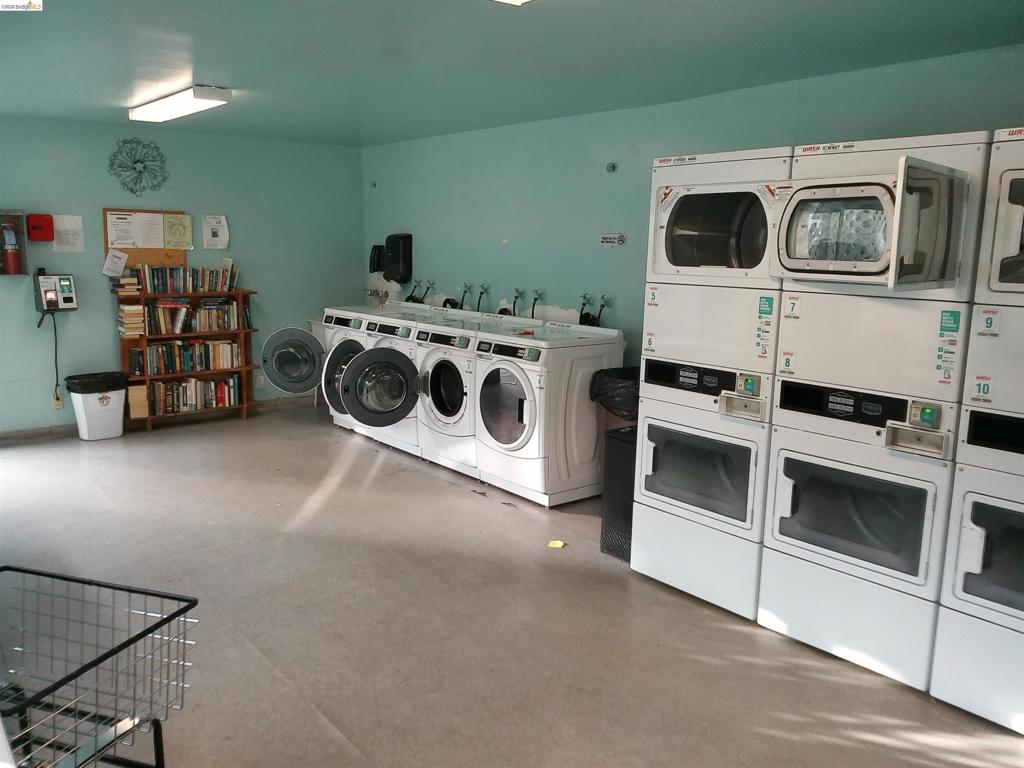 325 Kitty Hawk Rd 304 Property Photo 35