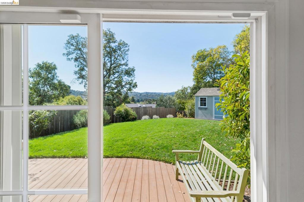 1321 Sunset Loop Property Photo 5
