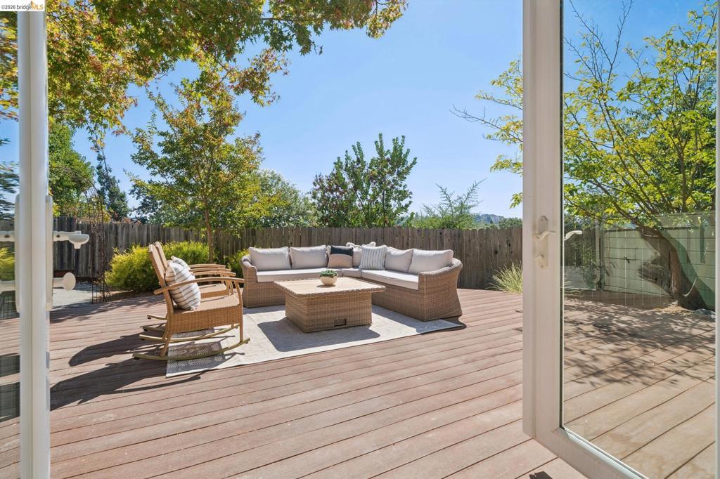 1321 Sunset Loop Property Photo 8