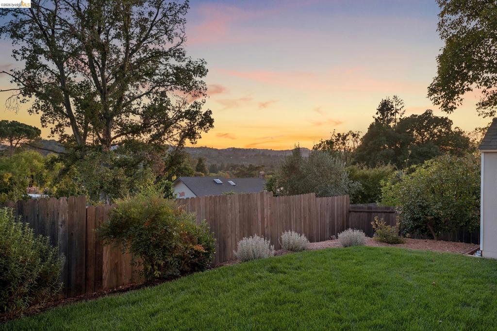 1321 Sunset Loop Property Photo 48