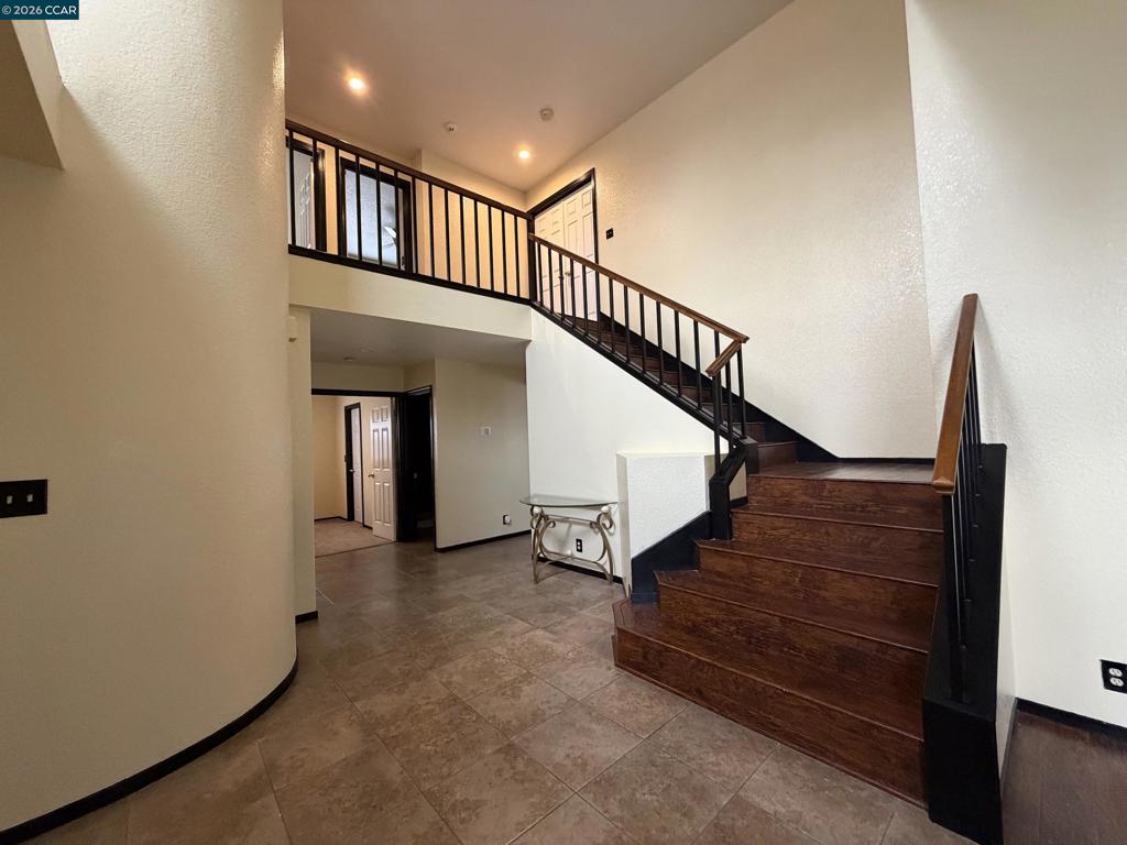 8800 Crusheen Way Property Photo 4