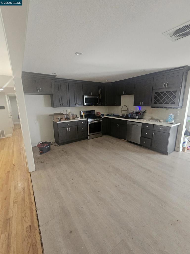 701 Dundee Way Property Photo 8