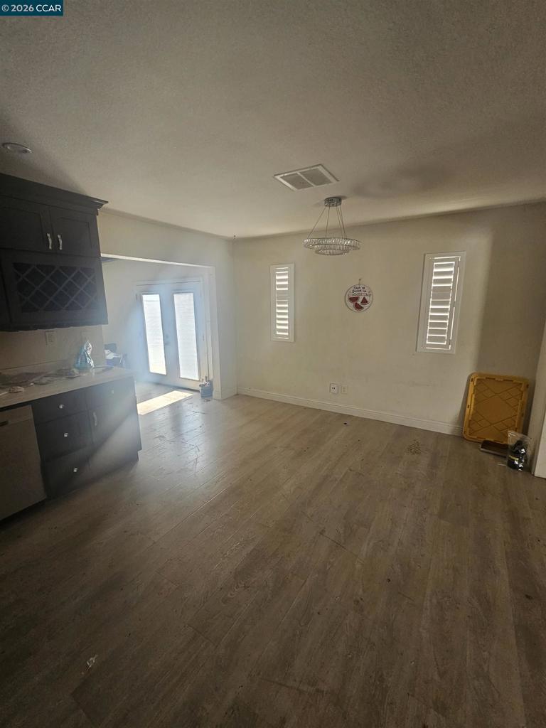 701 Dundee Way Property Photo 9