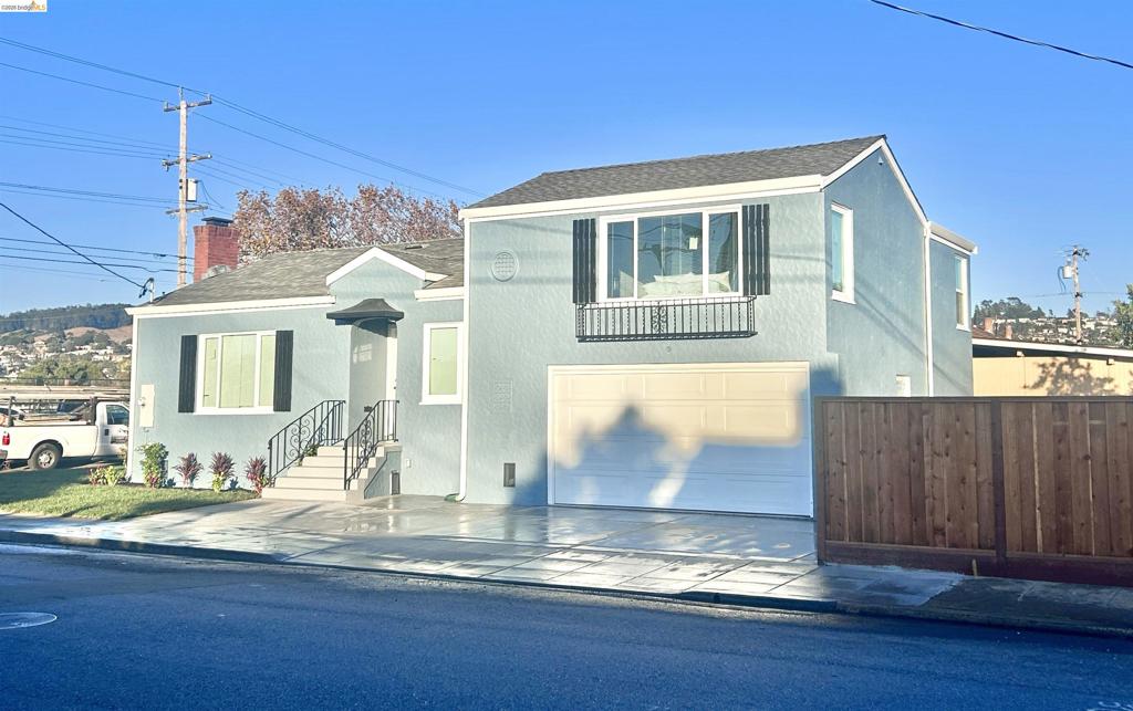 4102 Roosevelt Ave Property Photo 2