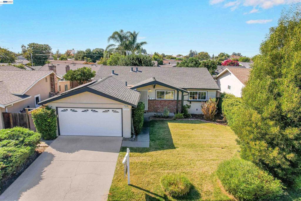 25825 Belhaven St Property Photo 4