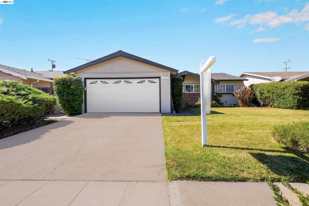 25825 Belhaven St Property Photo 6