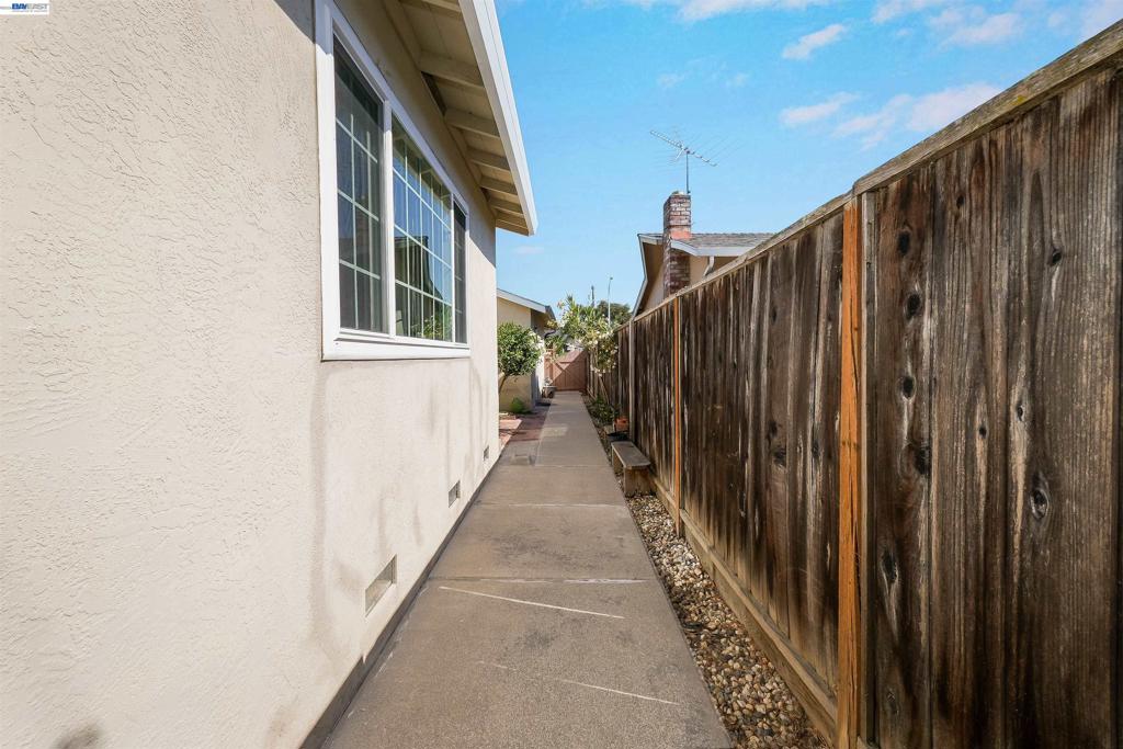 25825 Belhaven St Property Photo 48