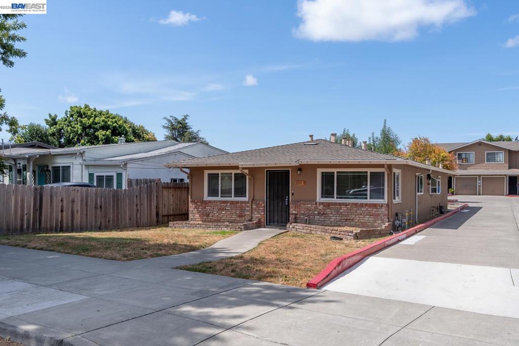 41150602 Property Photo 2