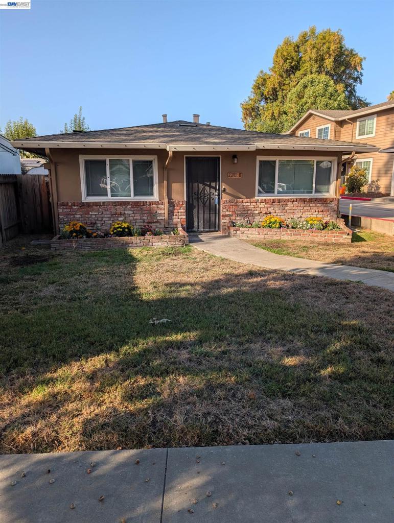 41150602 Property Photo 2