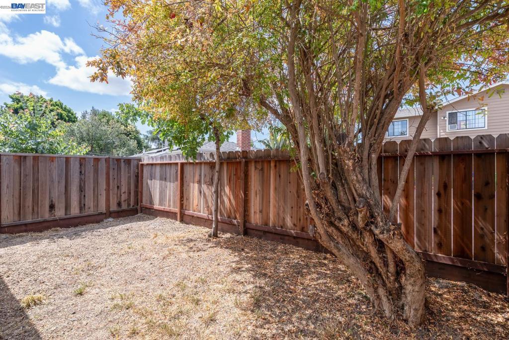 41150602 Property Photo 30