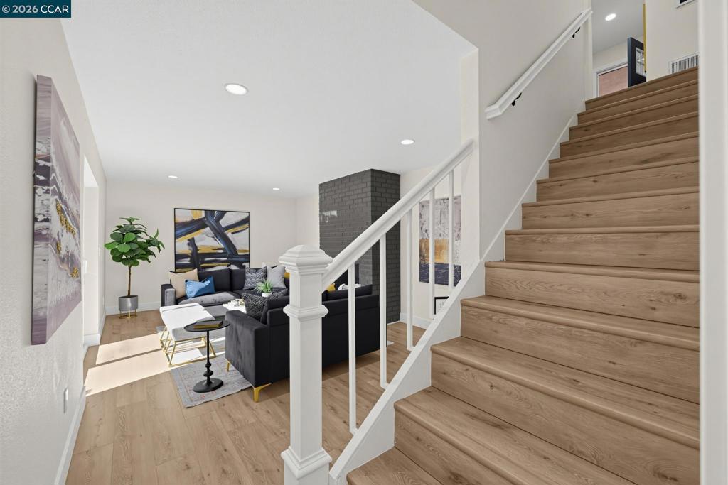 9421 Castlewood Street Property Photo 11