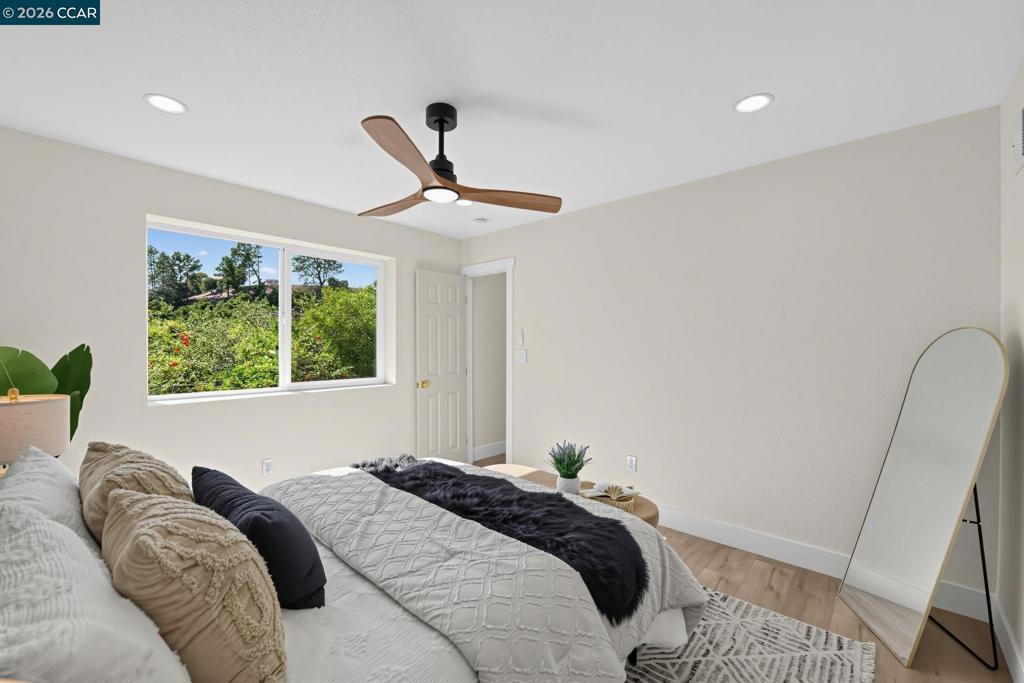 9421 Castlewood Street Property Photo 18