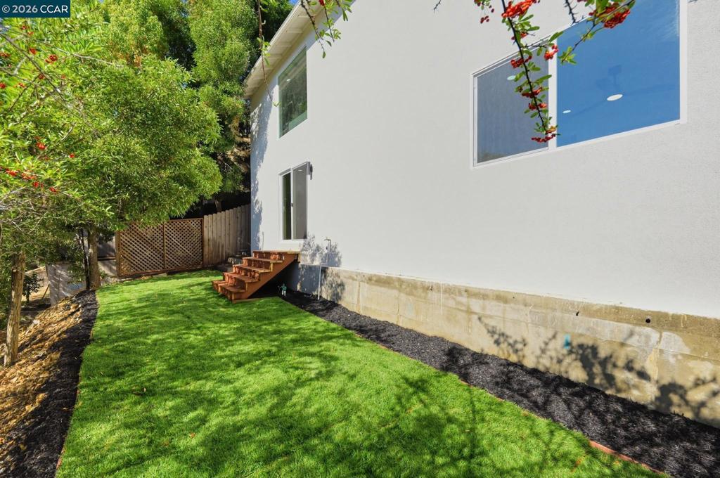 9421 Castlewood Street Property Photo 27