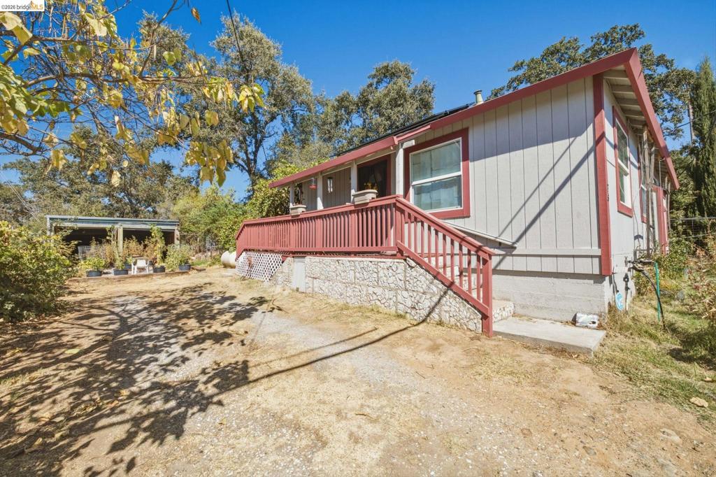 73 Dogtown Rd Property Photo 1