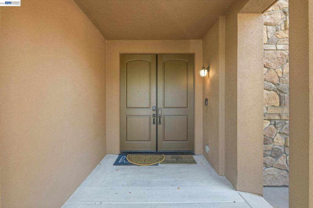 3538 Capoterra Way Property Photo 4