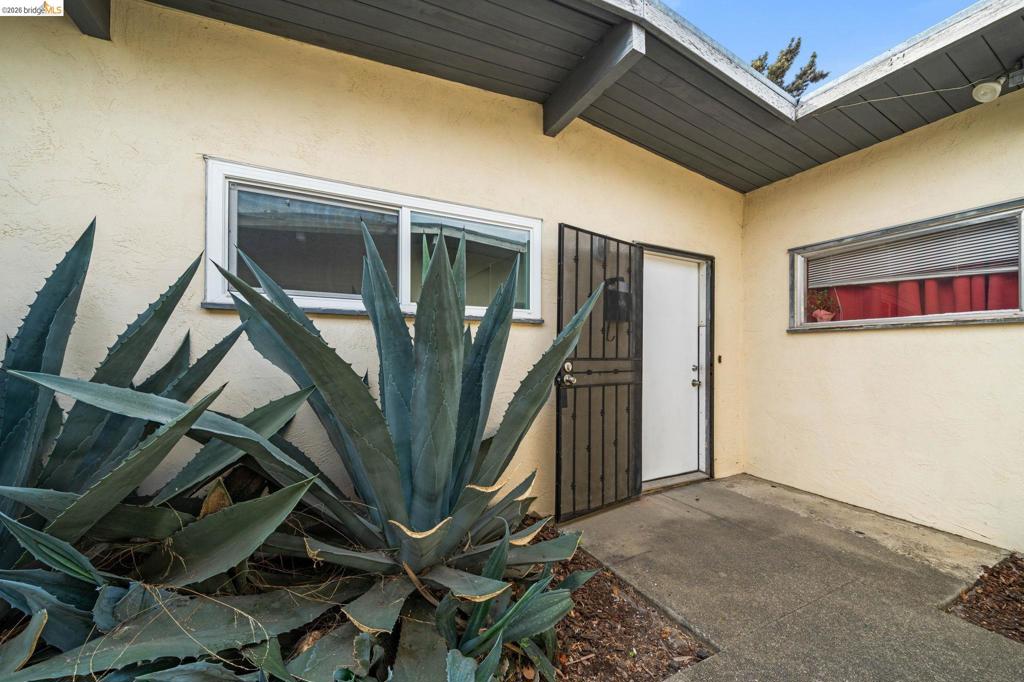 4501 Taft Ave Property Photo 2