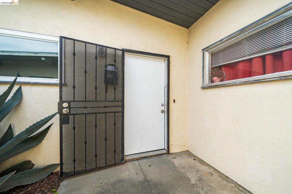 4501 Taft Ave Property Photo 3