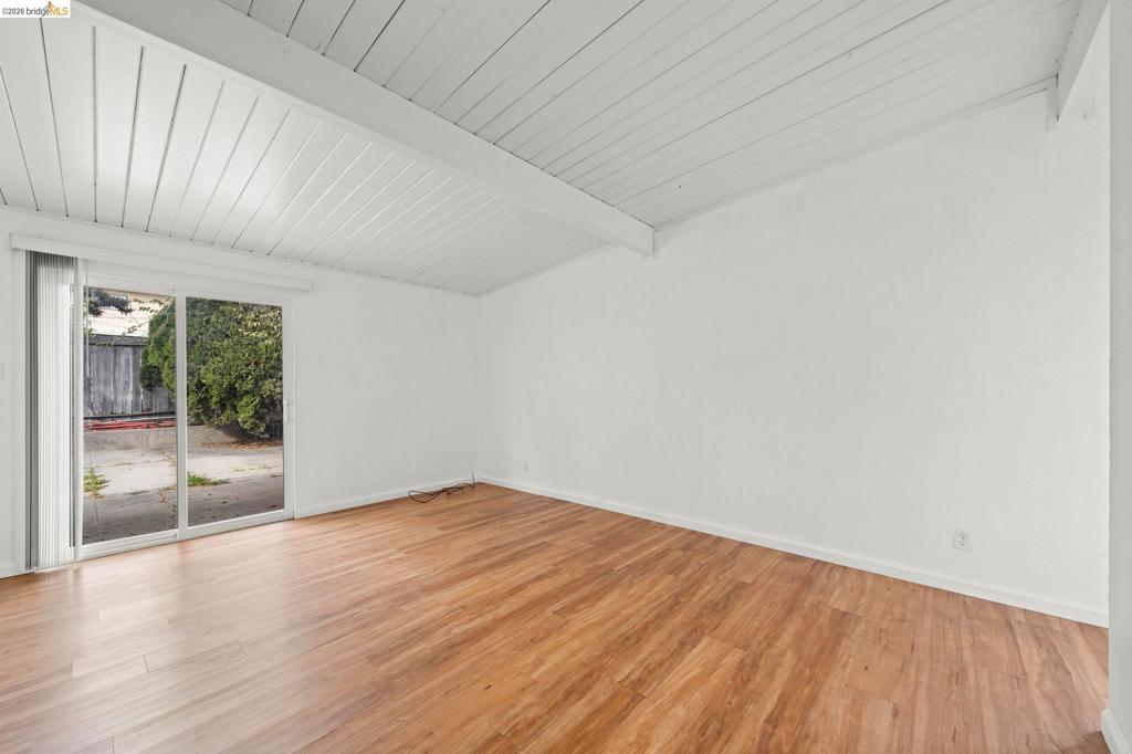 4501 Taft Ave Property Photo 8