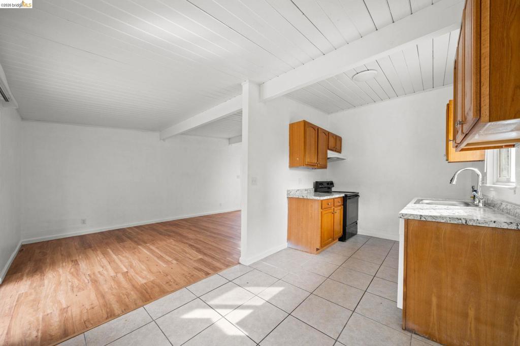 4501 Taft Ave Property Photo 10
