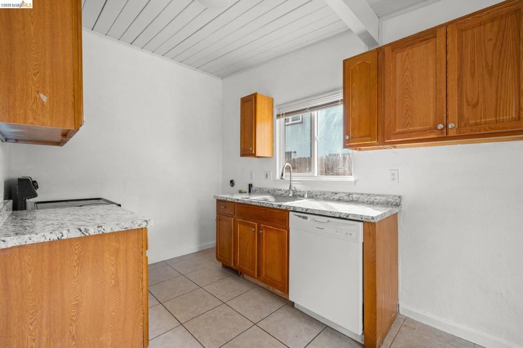 4501 Taft Ave Property Photo 12