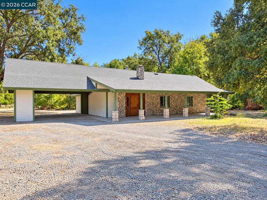 7052 Pleasants Valley Rd Property Photo 1