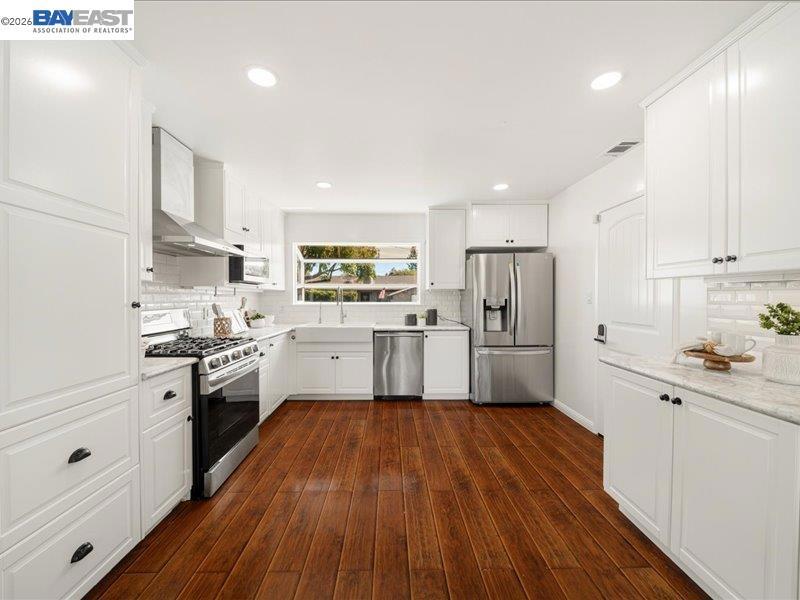 7711 Firebrand Dr Property Photo 11