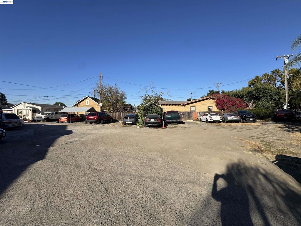 22787 Amador St Property Photo 3