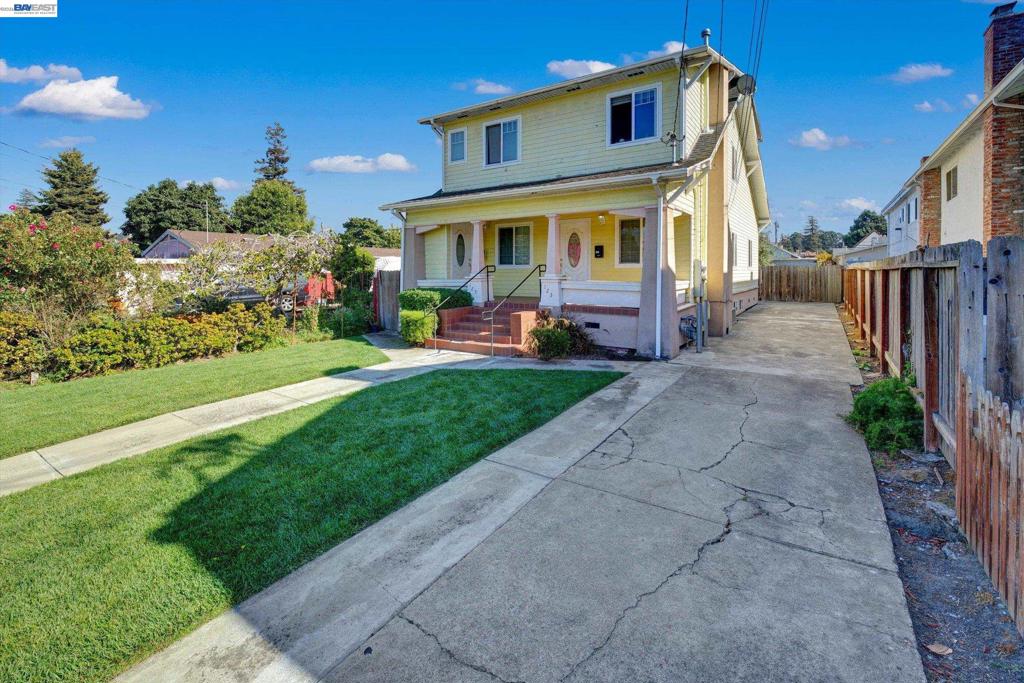 123 Euclid Property Photo 3