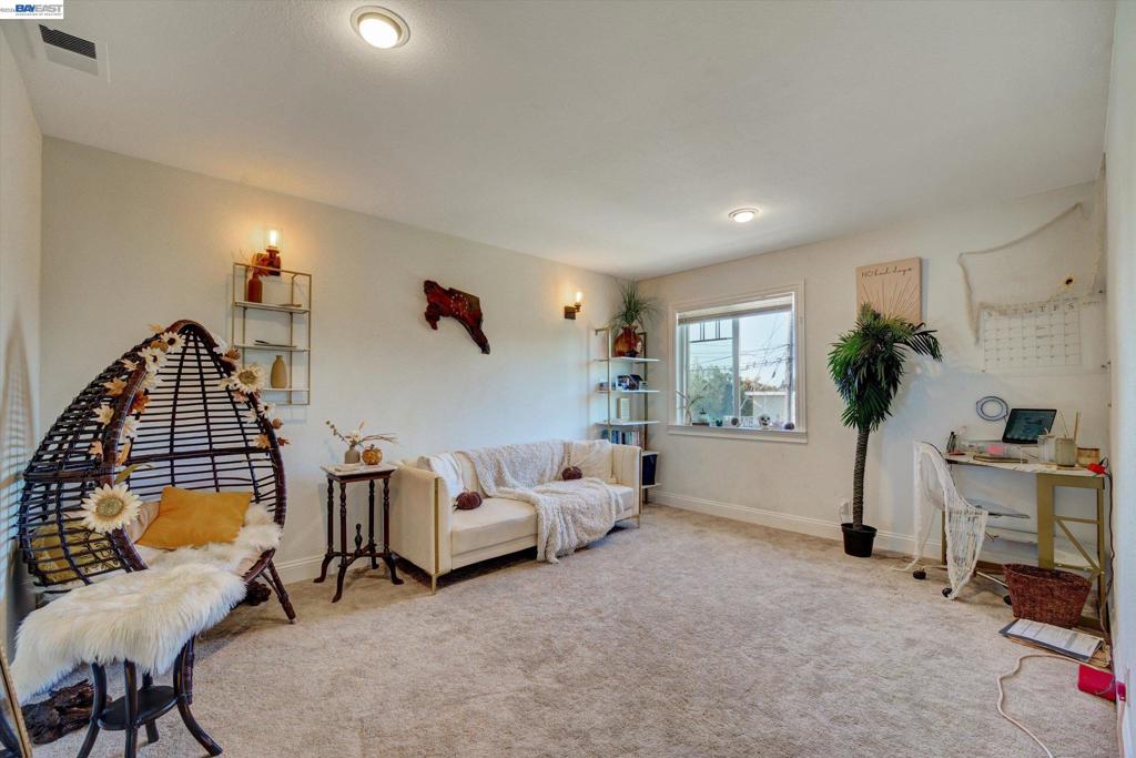 123 Euclid Property Photo 10