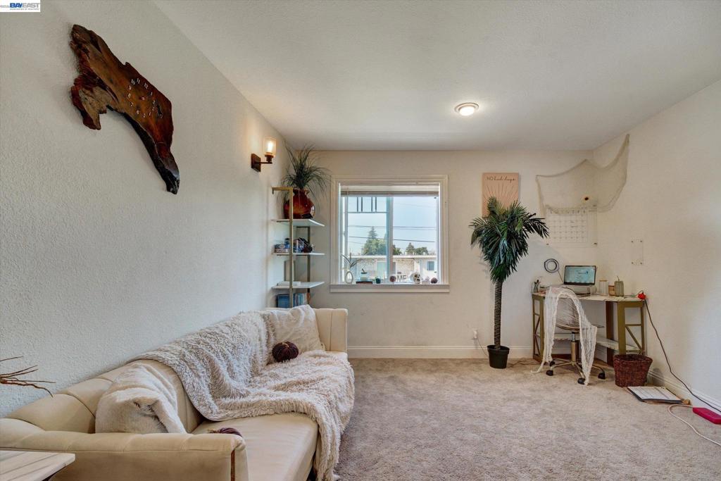 123 Euclid Property Photo 11
