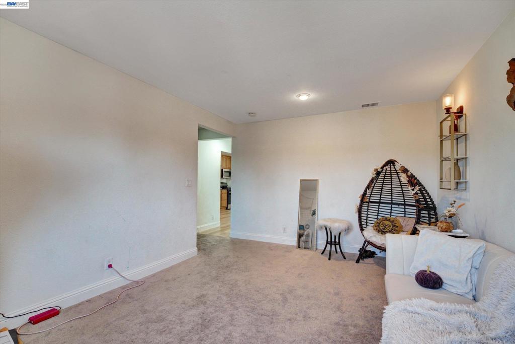 123 Euclid Property Photo 12