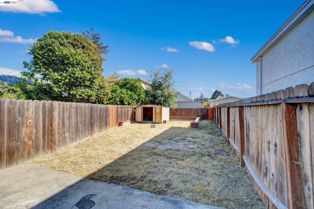 123 Euclid Property Photo 23