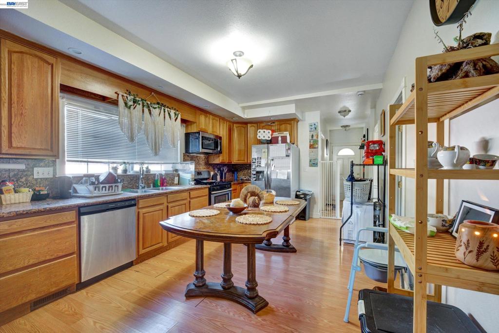 123 Euclid Property Photo 25