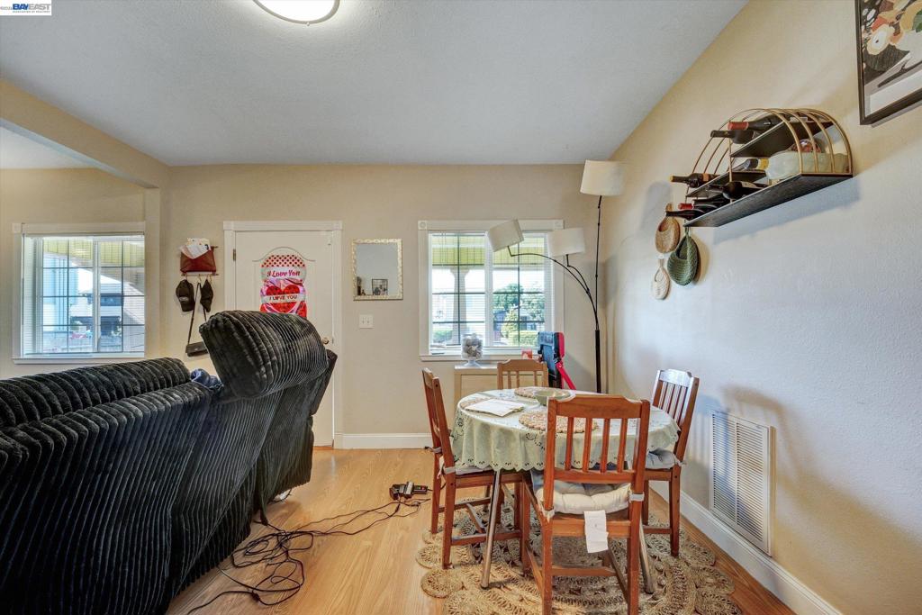 123 Euclid Property Photo 28