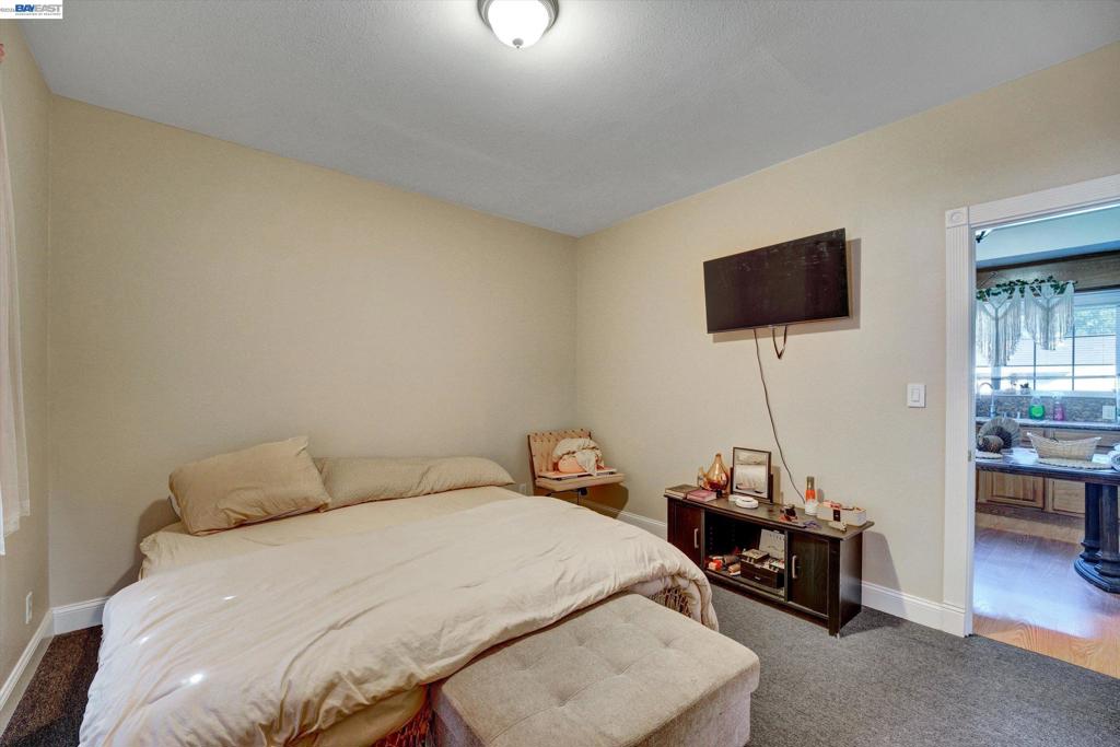 123 Euclid Property Photo 29