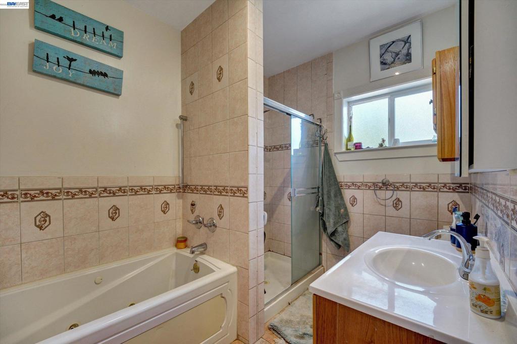 123 Euclid Property Photo 31