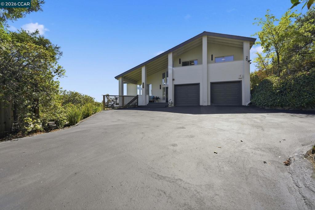 20 Surmont Ct Property Photo 4